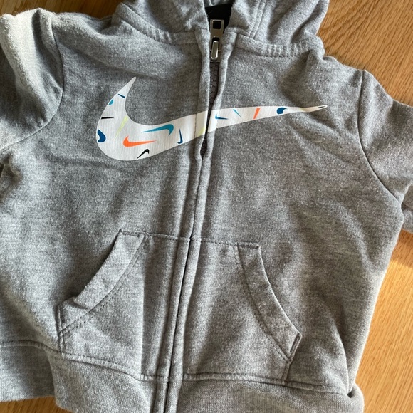 Nike baby gray full zip hooded polyester jacket unisex 3 months - Picture 3 of 6